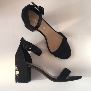 Chinese Laundry Embroidered Block Heels